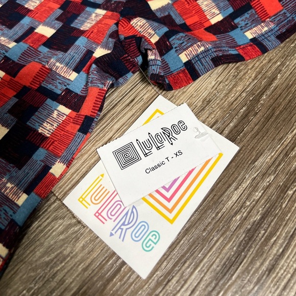 NWT Lularoe Classic T Red/Blue Shirt, Sz:XS - Picture 2 of 4